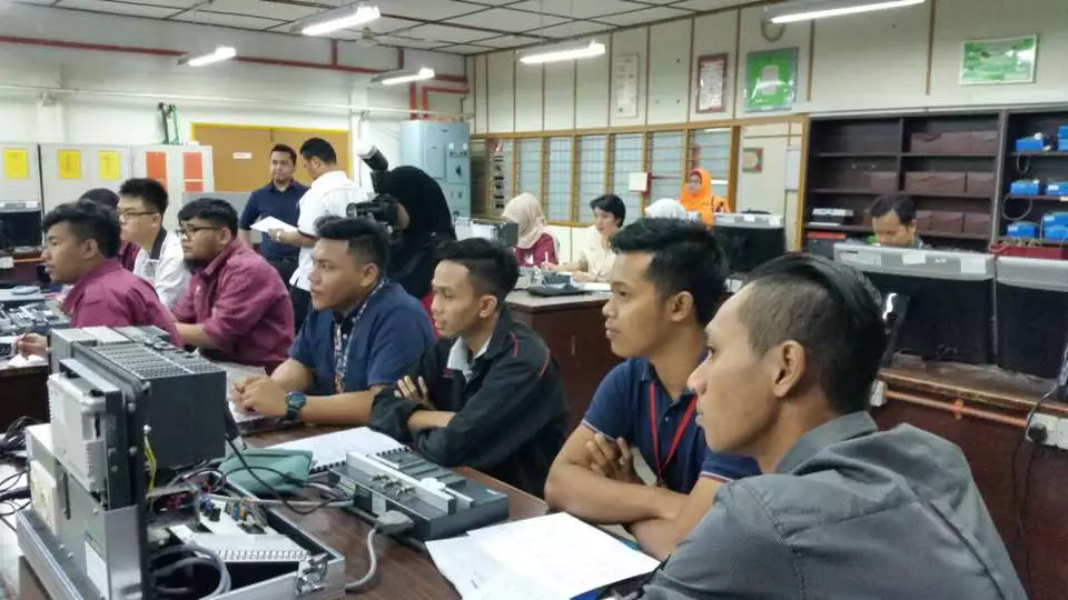 Bengkel PLC di Politeknik Sultan Abdul Halim Mu'adzam Shah ...