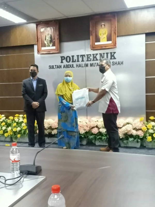 340674e2 706b 40c3 ba34 7a83535d4400