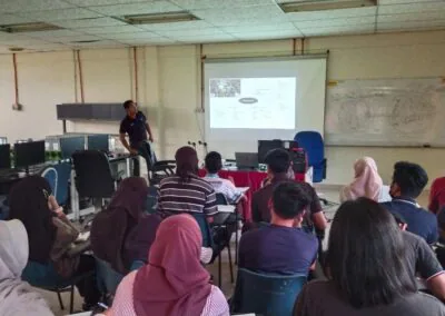 PENJANA Persijilan Professional Rail In Signalling and Communication Kolej Komuniti Masjid Tanah