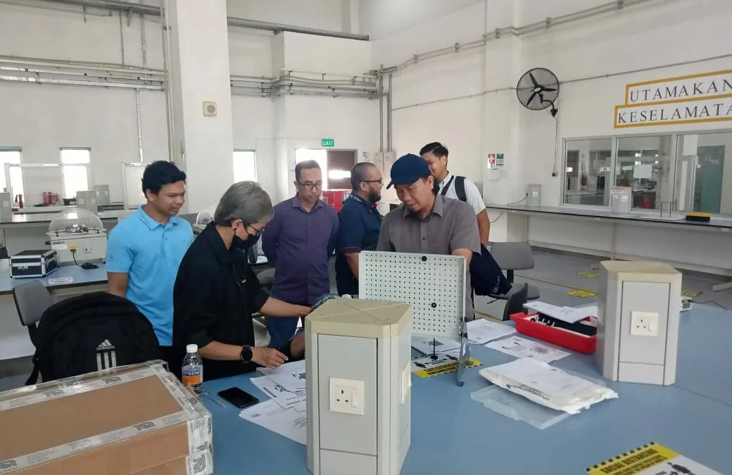 Training for Friction and Inclined Plane Kit Model: ES8