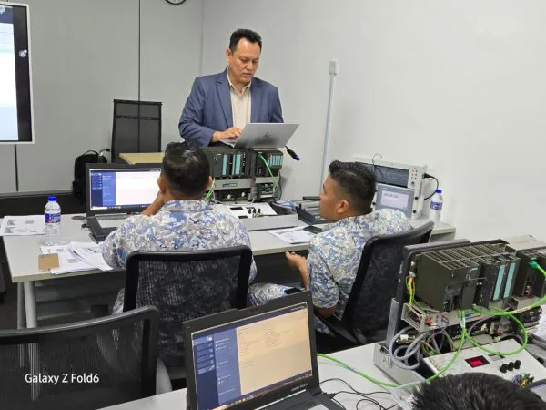 5f8ff2c7 f384 4c56 81ea 50ccb9876c30