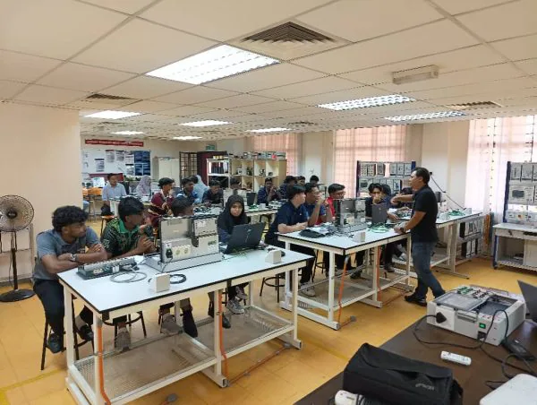 924c5346 a132 46eb 8e72 e4a57d92ee24